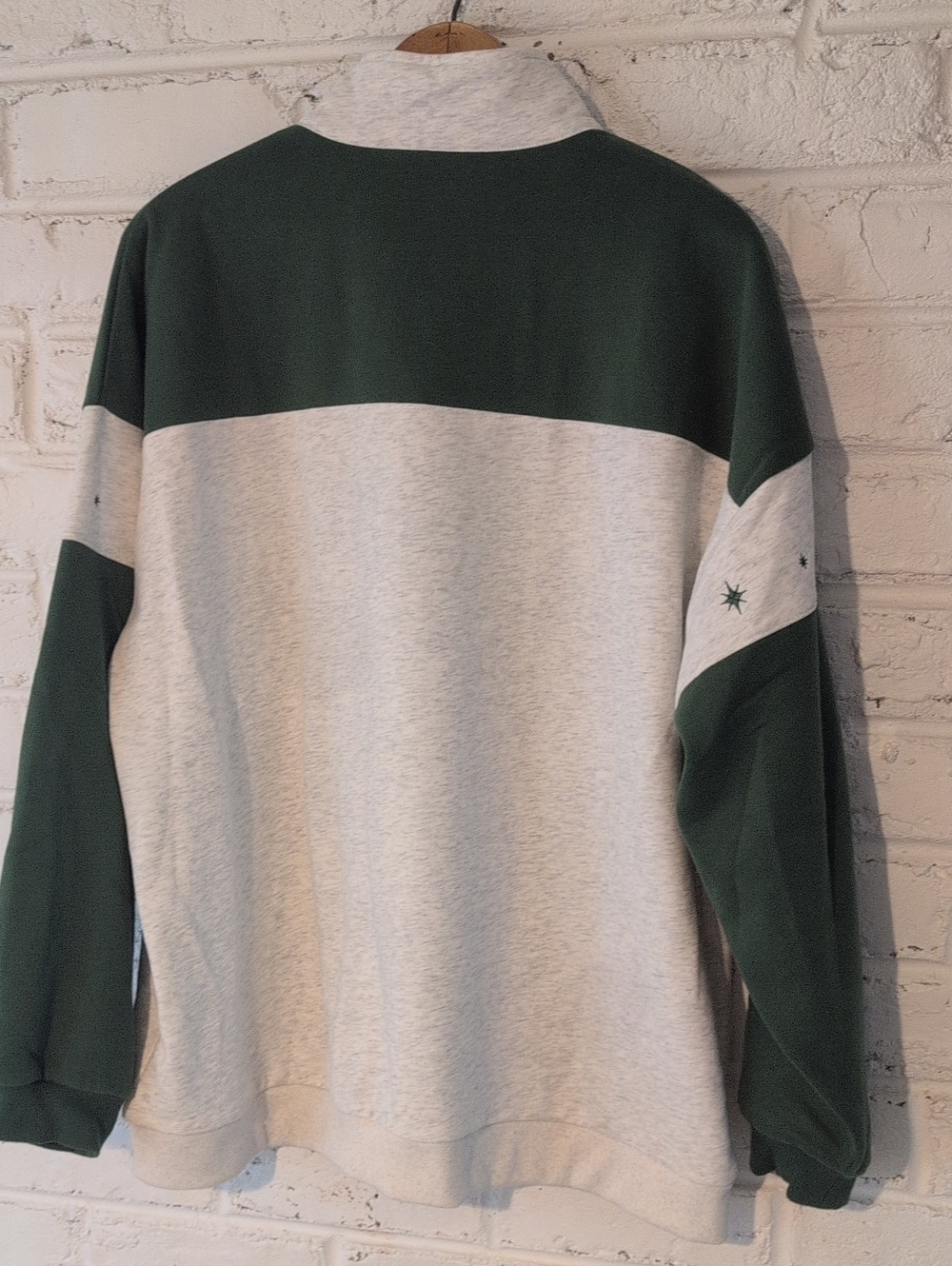 Throne Of Glass Terrasen Green & Heather Gray Half-Zip Graphic Sweatshirt - Picture 7 of 7